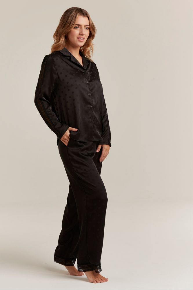 linea-chloe_SL16218_negro_1-selu-camisa-manga-larga-encaje-lunares