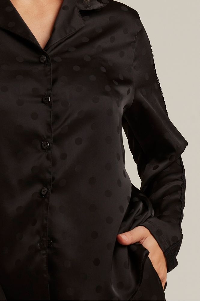 linea-chloe_SL16218_negro_3-selu-camisa-manga-larga-encaje-lunares