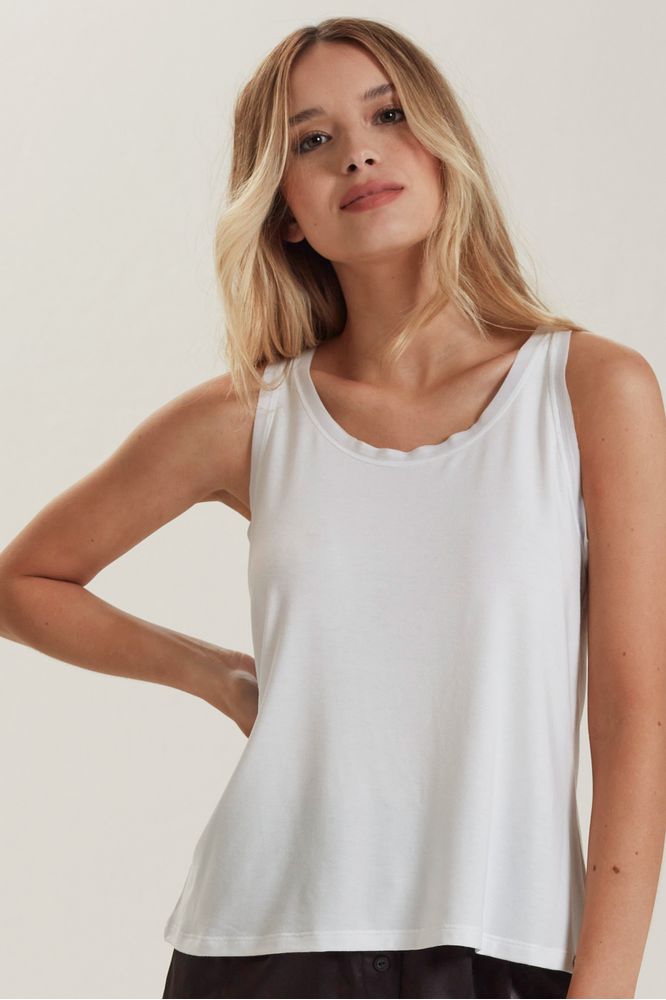 SL6555_blanco_1-selu-musculosa-suave-con-tul-en-cuello