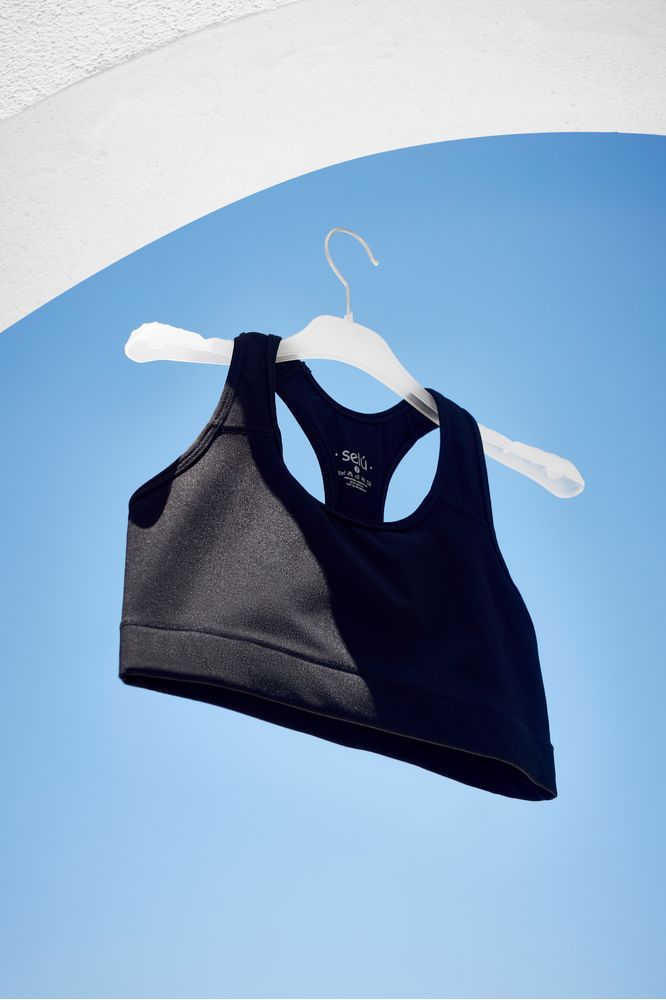 SL19027_negro_1-selu-top-deportivo-liso-dynamic-corpino-