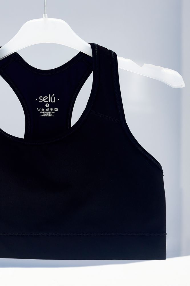 SL19027_negro_3-selu-top-deportivo-liso-dynamic-corpino-