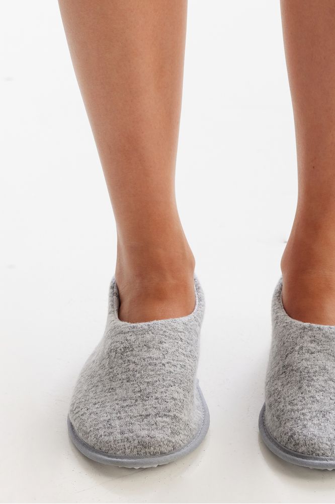PA1564_gris_2-selu-pantuflas-corinto-lanilla-antideslizante-talon-cerrado-jersey-invierno-calzado.jpg