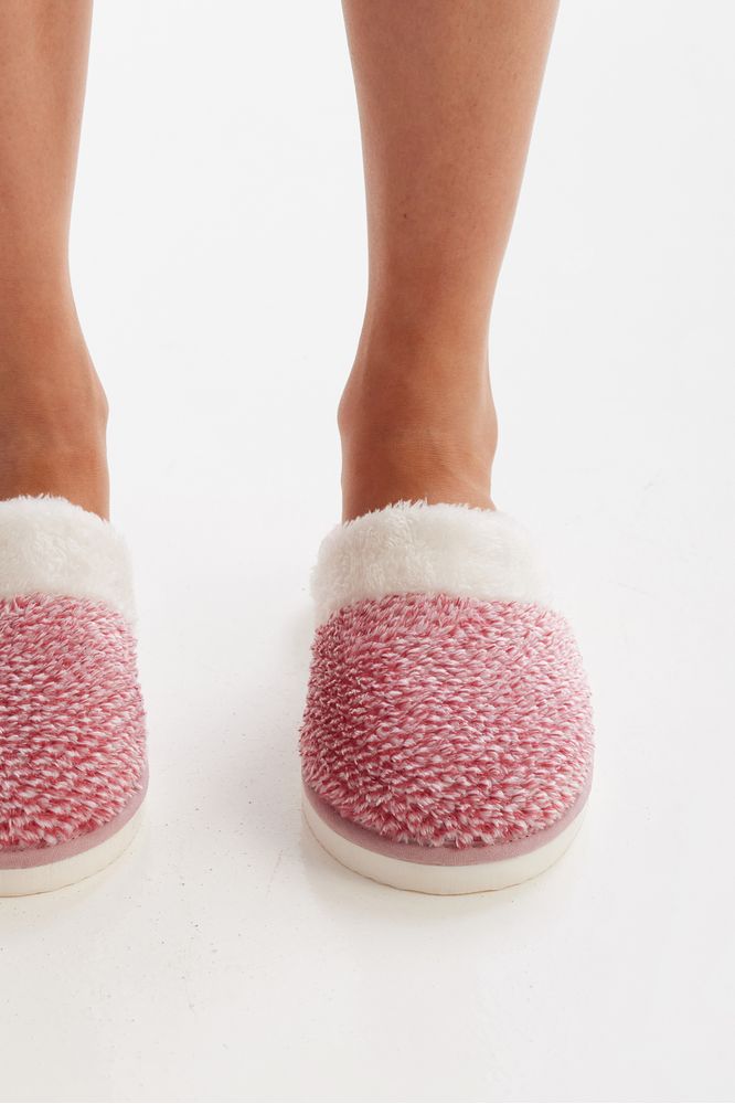 PO1565_rojo_4-selu-polar-corderito-antideslizante-pantufla-calzado-invierno.jpg